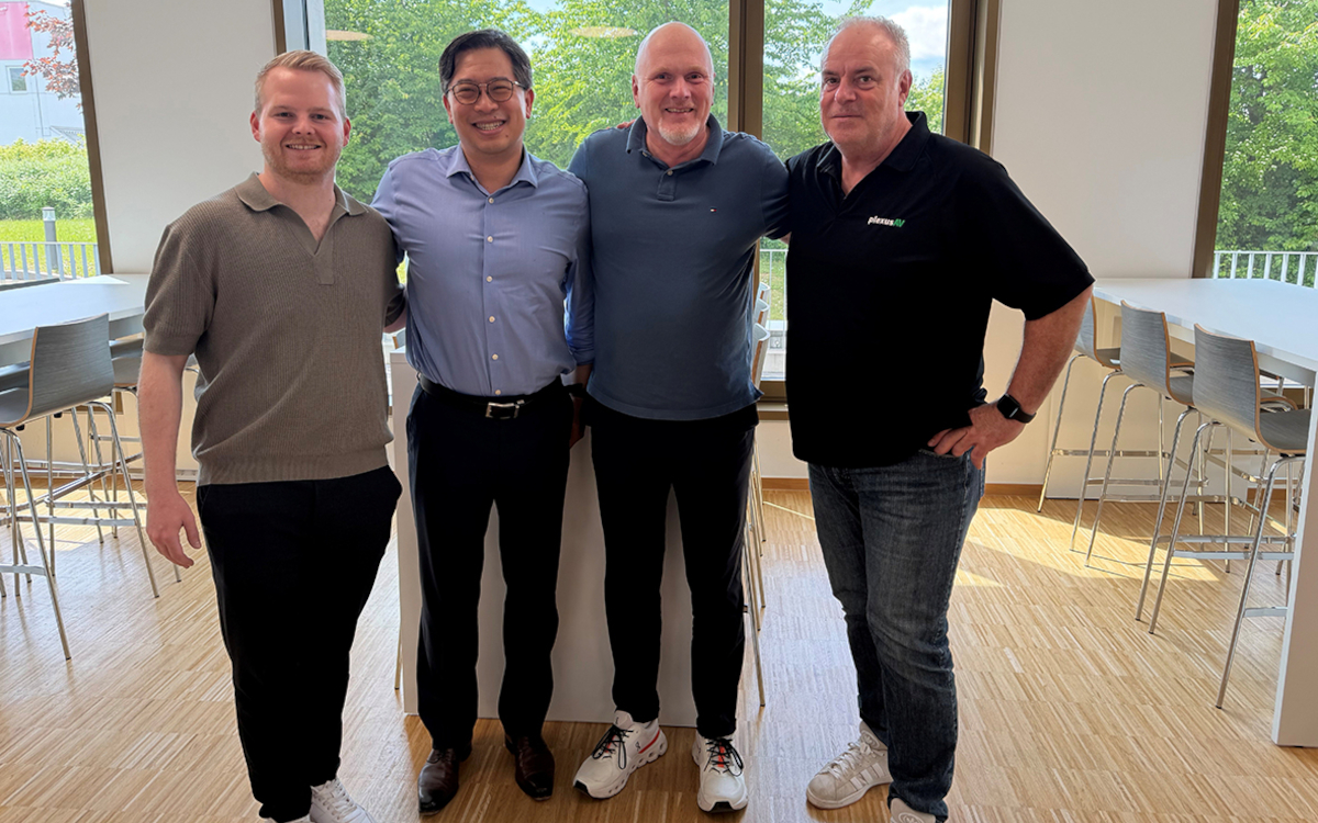 Von links: Sebastian Runn, Applications Engineer bei Sinius Pro, Jeff Zhu, CEO bei Plexus AV, Christian Eberlein, Head of Sale bei Sinius Pro, Arthur Brockhoff, Regional Sales Manager EMEA bei Plexus AV (Foto: PlexusAV)