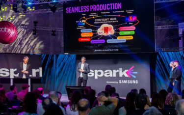 Teilnehmer verfolgen eine Keynote-Session bei der ersten Ausgabe von Spark auf der ISE 2026 in Barcelona (Foto: Spark)