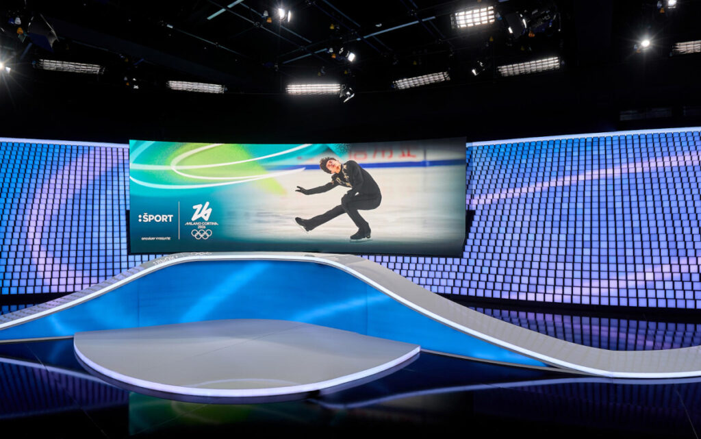 Die gebogene LED-Wall hat Maße von 6,35 x 2,04 Meter. (Foto: Leyard Europe)
