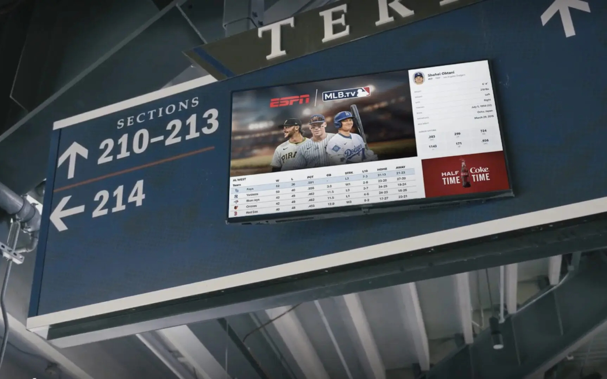Mit dem Update lassen sich unter anderem Statistiken der MLB auf den Screens ausspielen. (Foto: Uniguest)
