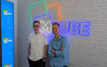Von links: Sebastian Stang und Jan Kubiza, beide Business Manager DACH bei M-Cube. (Foto: M-Cube)