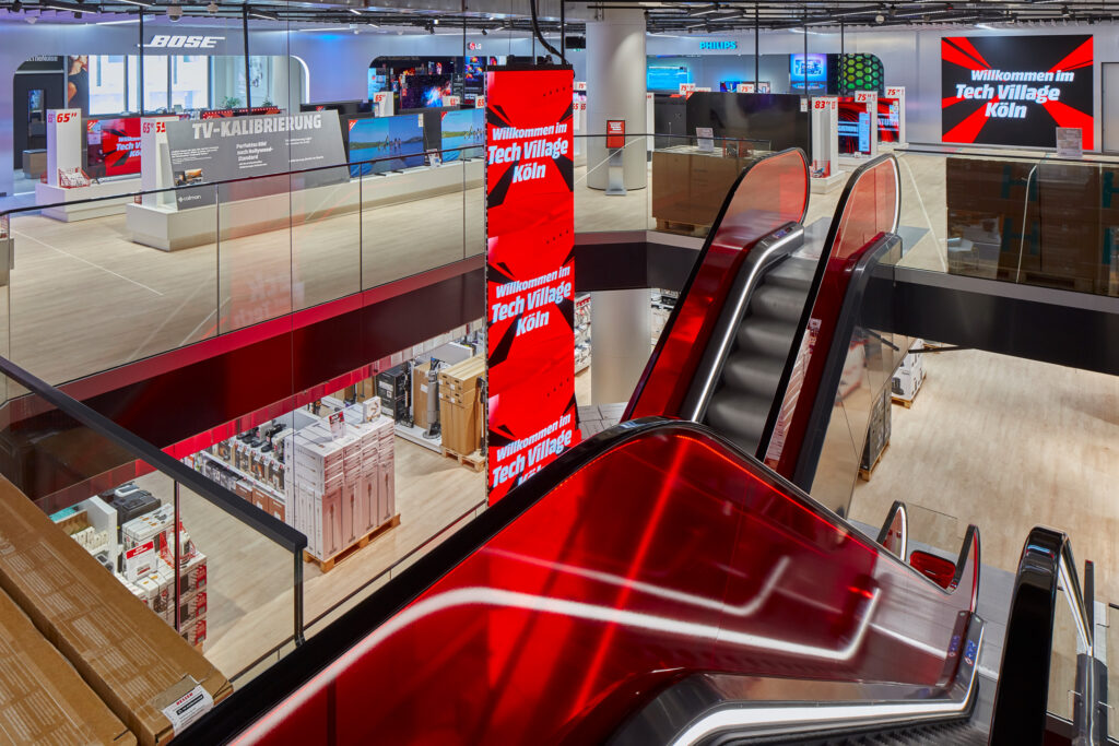 Digitale Mediaflächen sind Teil des Store-Konzepts. (Foto: MediaMarktSaturn)