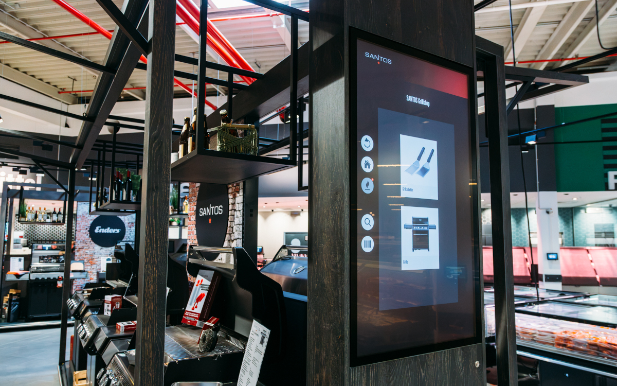 Beratungsdisplay in der Santos-Grillwelt (Foto: eyefactive)