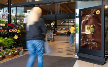 Inovisco testete die Wirkung von Audio-Begleitung bei DooH-Spots. (Foto: Inovisco)