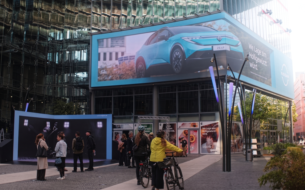 Nissan-Kampagne im Center am Potsdamer Platz (Foto: met[ads])