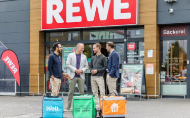 Rewe kooperiert mit Wolt, Uber Eats und Lieferando. (Foto: REWE)