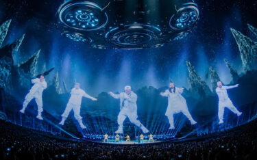 Die Backstreet Boys treten in der Sphere Las Vegas auf, wo Disguise-Technologie die großformatigen visuellen Inhalte des Venues antreibt. (Foto: Sphere Entertainment)