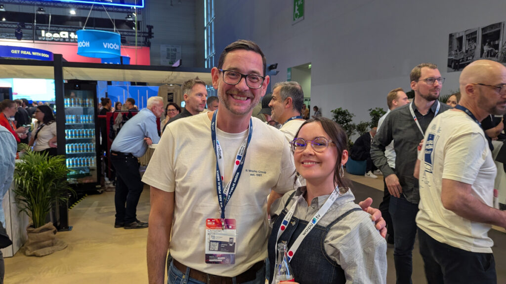 Christian Rind von der It Works Group und Ella Brimmers von Cocodibu