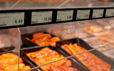Die ESLs zeigen die aktuellen Preise an der Frischetheke bei Mix Markt Süd an. (Foto: SOLUM / Mix Markt)