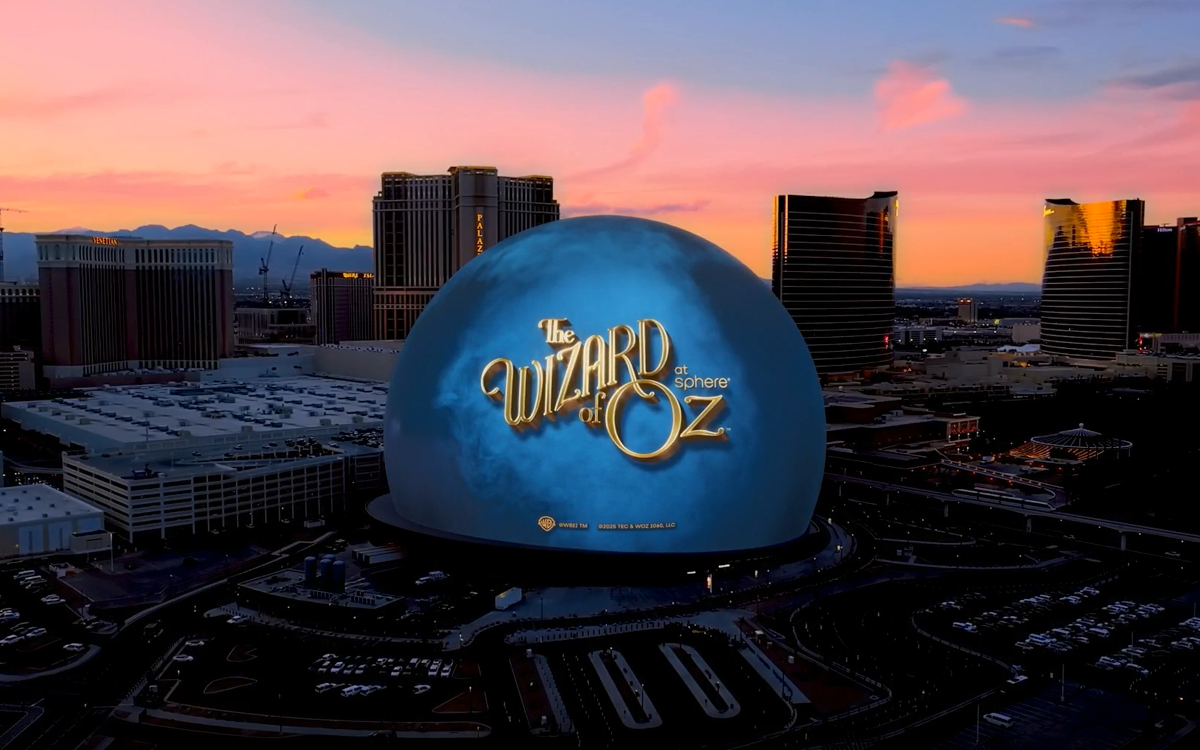 "The Wizard of Oz" wird auf der Exosphere beworben. (Foto: Sphere Entertainment)