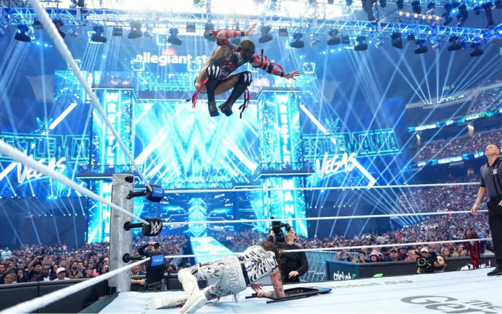 Die Hippotizer-Server steuerten auch die LED-Flächen an Ringpfosten und Randbereichen bei Wrestlemania 42 im Allegiant Stadium an. (Foto: WWE)