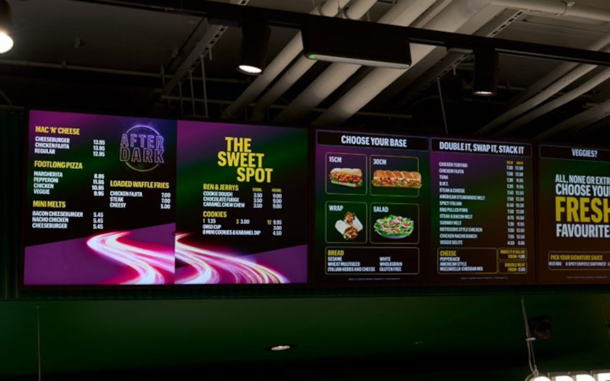 Das neue "After Dark"-Konzept umfasst auch die Displays. (Bild: Subway)