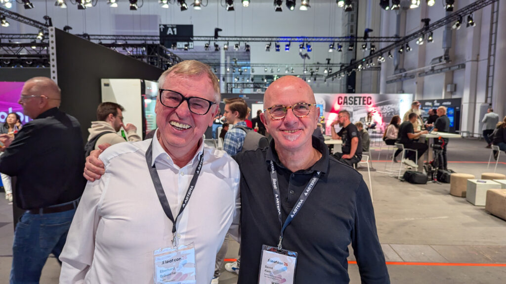 Eberhard Bräunche von Jahn Holzmanufaktur und Bernd Klein von Tech Data (Foto: invidis)