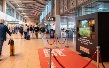 Am Hamburger Airport baut Hornbach sein eigenes kleines Kino auf. (Foto: Hamburg Airport Media)