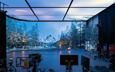 Im Digi-Cast Haneda Studio umgeben LED-Wände und eine höhenverstellbare LED-Decke den Drehraum. (Foto: Brompton Technology)