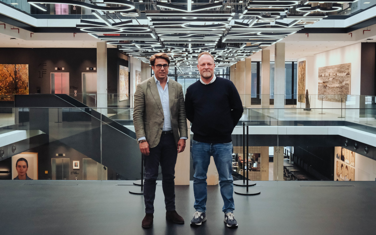 Christian Schmitz (links), CEO der Plan-Net-Group, mit Arnd Schulte-Hense. (Foto: Plan.Net Group)
