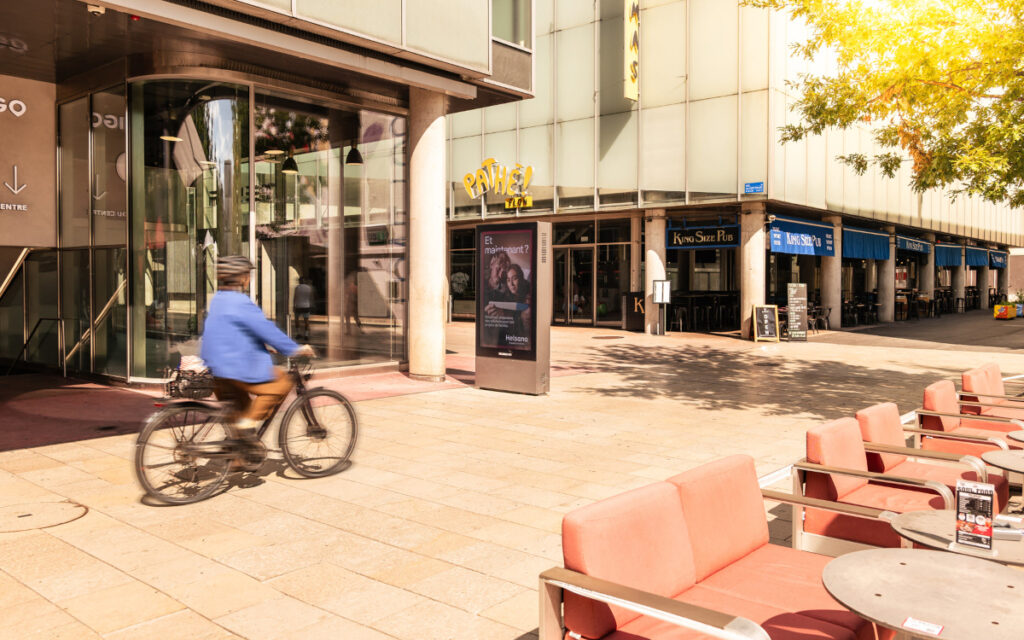 Neues DooH-Display in Le Flon in Lausanne (Foto: Goldbach Neo)