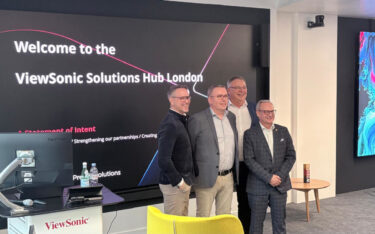 Von links: Guido Forsthövel, Head of Marketing DACH, Thomas Müller, Vice President Manuel Kirchesch, Business Development Manager Europe, Carsten Jochmann, Head of AV DACH (Foto: invidis)